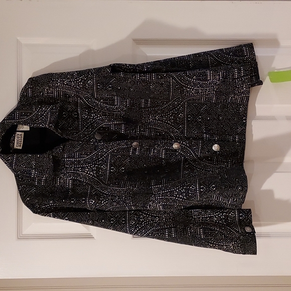 Women's Size 0 Chico's  Black/White  Denim Jacket NWOT - Picture 2 of 11